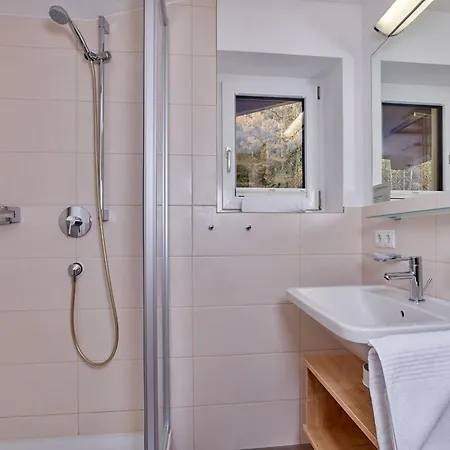 Gaestehaus Bergkristall זולדן