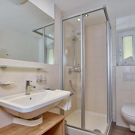Gaestehaus Bergkristall Апартаменты *