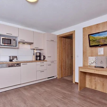 Gastehaus Bergkristall Apartment *