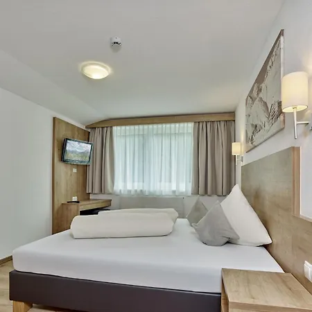 아파트 Gaestehaus Bergkristall